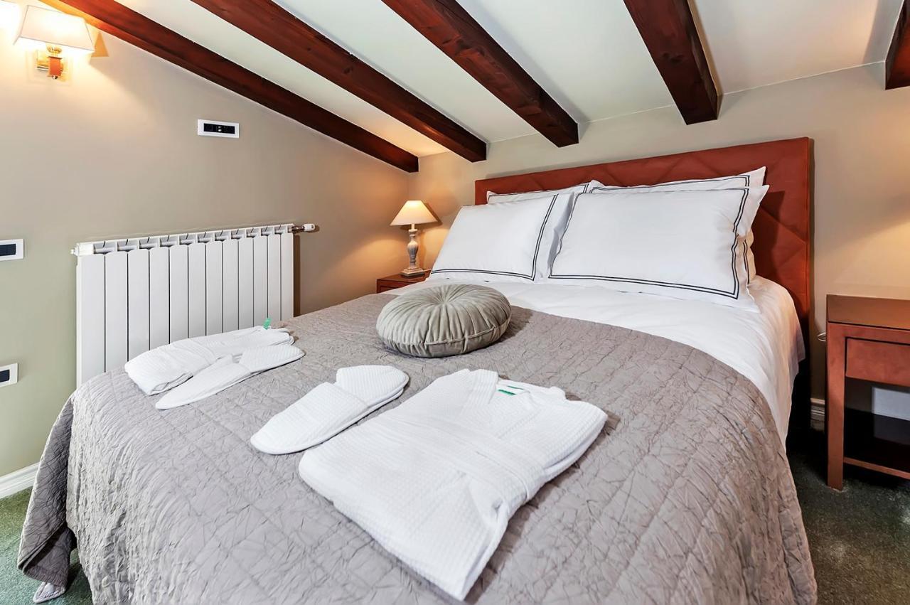 Luxury Villa Orh 罗维尼 外观 照片